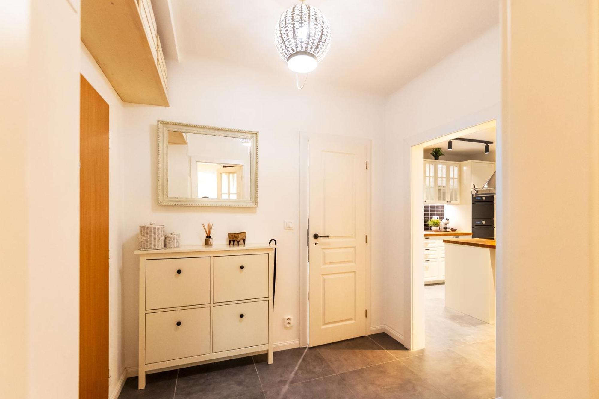 Quiet Apartment In New City Center, Nivy Bratislava Bagian luar foto
