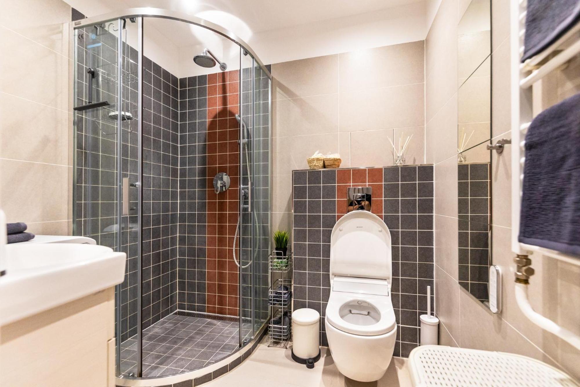 Quiet Apartment In New City Center, Nivy Bratislava Bagian luar foto
